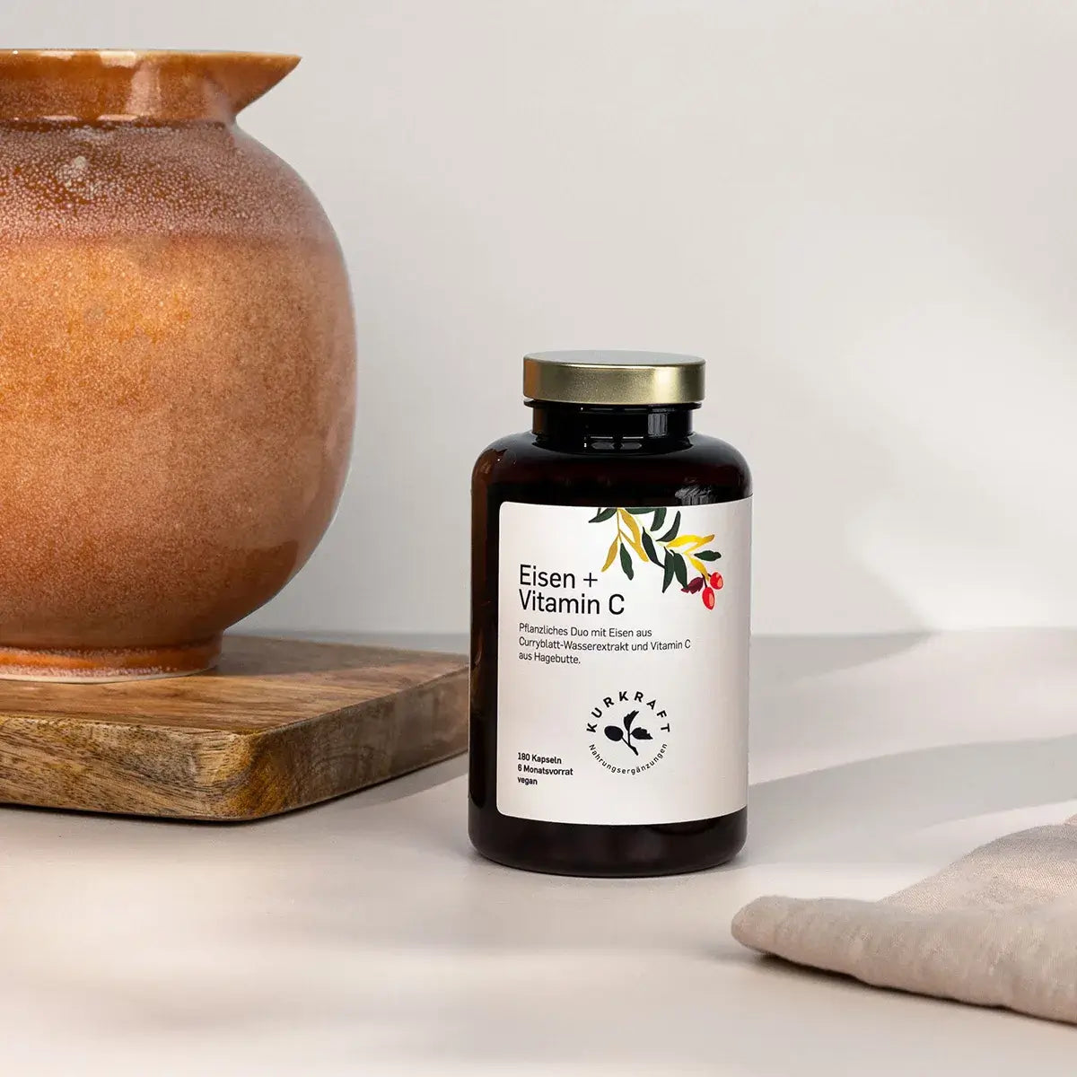 Einzelne Kapsel mit Curryblatt-Eisen und Vitamin C aus Hagebutte – Dosierung 14 mg