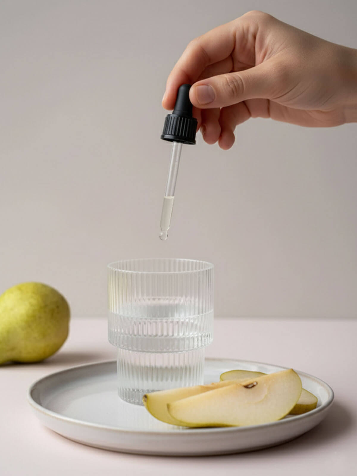 Vitamin D3 K2 Tropfen bei der Einnahme