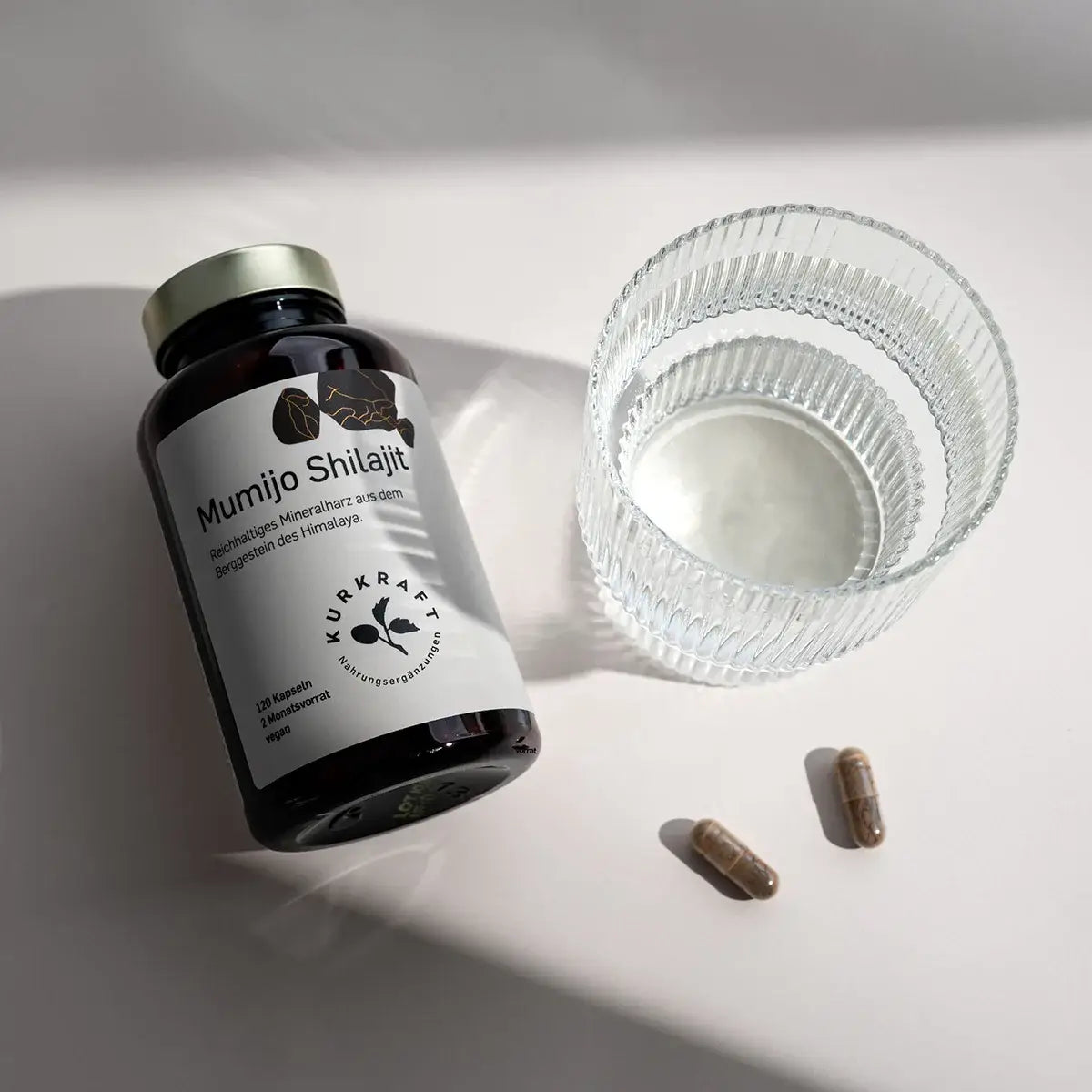 Laborgeräte bei der Messung von Fulvinsäure-Gehalt in Shilajit-Extrakt